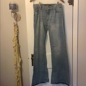 2/$20 Lucky brand jeans sz 27 NWOT light wash